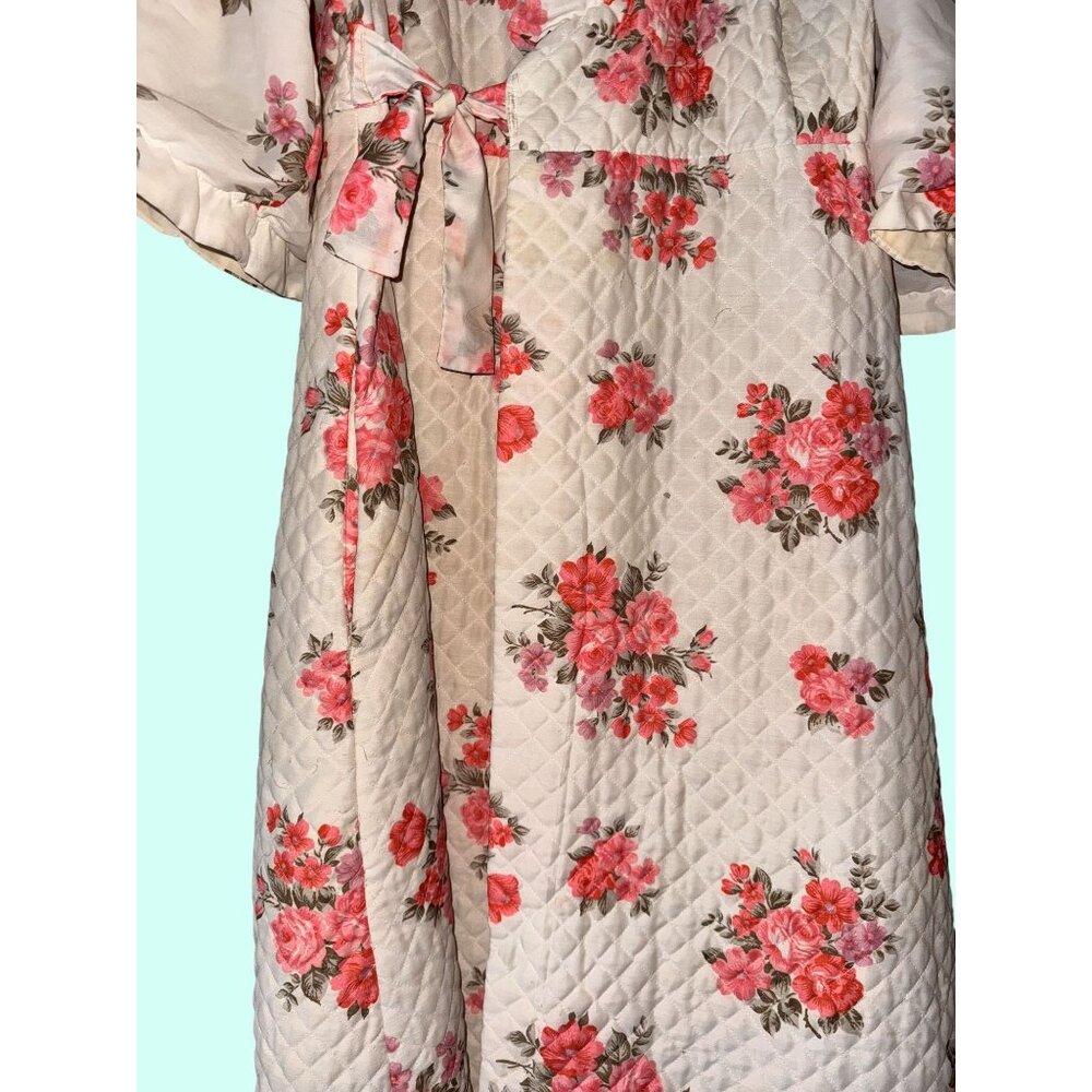 Vintage Floral Quilted Robe With Tie Waist & Puff Sleeves - Picture 2 of 10